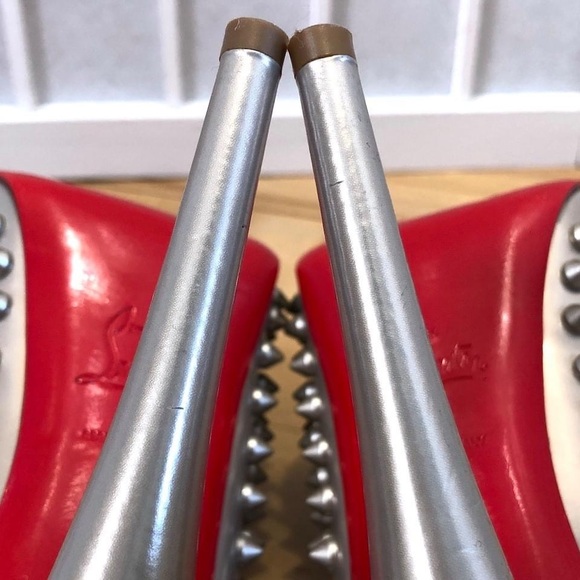 Christian Louboutin Peeptoe Vendome Spikes Size 39 - Picture 14 of 16